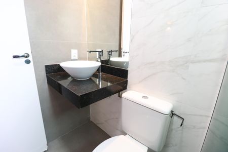 Casa de condomínio para alugar com 170m², 3 quartos e 2 vagasBanheiro Social 2