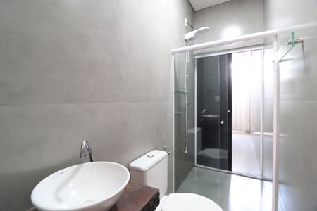 Casa de condomínio para alugar com 170m², 3 quartos e 2 vagasBanheiro Social