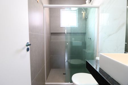 Casa de condomínio para alugar com 170m², 3 quartos e 2 vagasBanheiro do Quarto 4