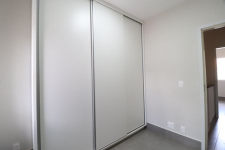 Casa de condomínio para alugar com 170m², 3 quartos e 2 vagasQuarto 2
