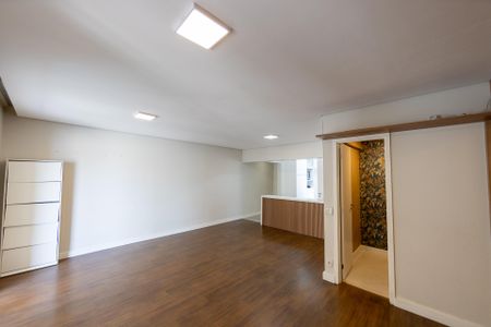 Sala de apartamento à venda com 3 quartos, 105m² em Jardim Tupanci, Barueri
