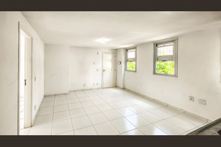Sala/Cozinha de apartamento para alugar com 2 quartos, 53m² em Vila Natal, São Paulo