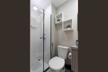 Apartamento para alugar com 33m², 2 quartos e sem vaga Apartamento para alugar com 33m², 2 quartos e sem vagaBanheiro