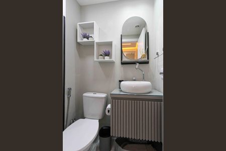 Apartamento para alugar com 33m², 2 quartos e sem vaga Apartamento para alugar com 33m², 2 quartos e sem vagaBanheiro