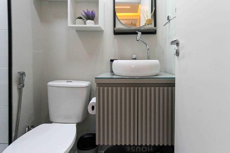 Apartamento para alugar com 33m², 2 quartos e sem vaga Apartamento para alugar com 33m², 2 quartos e sem vagaBanheiro