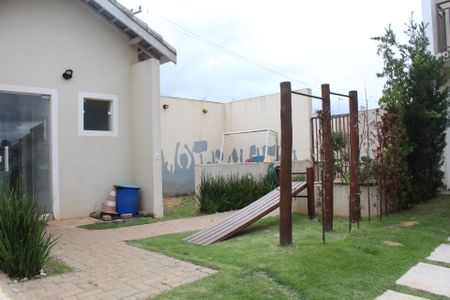 Casa para alugar com 52m², 2 quartos e 1 vaga Casa para alugar com 52m², 2 quartos e 1 vagaCondomínio