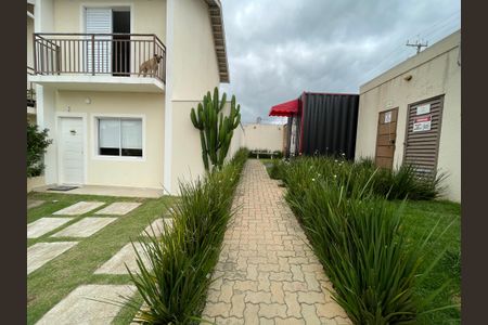 Casa para alugar com 52m², 2 quartos e 1 vaga Casa para alugar com 52m², 2 quartos e 1 vagaCondomínio