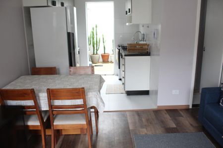 Sala de casa para alugar com 2 quartos, 52m² em Chácara Ondas Verdes, Cotia