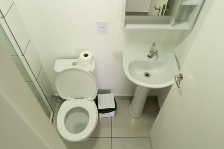 Apartamento para alugar com 39m², 2 quartos e sem vaga Apartamento para alugar com 39m², 2 quartos e sem vagaBanheiro social
