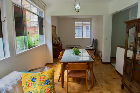 Apartamento para alugar com 100m², 2 quartos e 1 vaga Apartamento para alugar com 100m², 2 quartos e 1 vagaSala