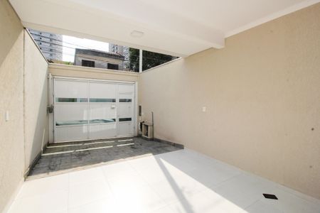 Casa à venda com 170m², 4 quartos e 2 vagas Casa à venda com 170m², 4 quartos e 2 vagasGaragem