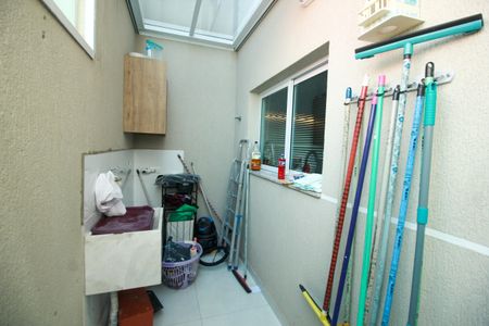 Casa à venda com 170m², 4 quartos e 2 vagas Casa à venda com 170m², 4 quartos e 2 vagasÁrea de Serviço 2
