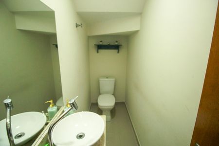 Casa à venda com 170m², 4 quartos e 2 vagas Casa à venda com 170m², 4 quartos e 2 vagasLavabo