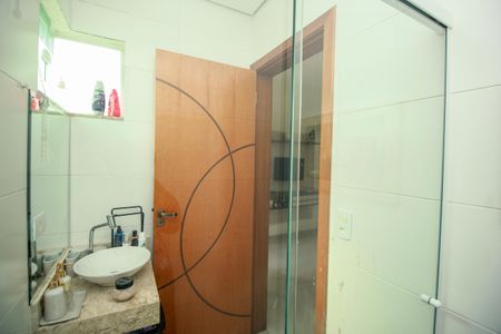 Casa à venda com 170m², 4 quartos e 2 vagas Casa à venda com 170m², 4 quartos e 2 vagasBanheiro da Suíte