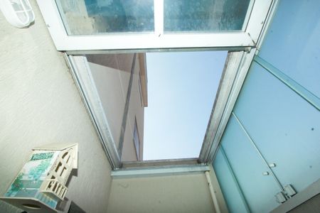 Casa à venda com 170m², 4 quartos e 2 vagas Casa à venda com 170m², 4 quartos e 2 vagasCobertura abre e fecha