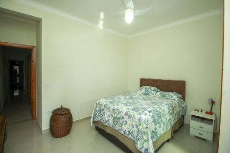 Casa à venda com 170m², 4 quartos e 2 vagas Casa à venda com 170m², 4 quartos e 2 vagasSuíte