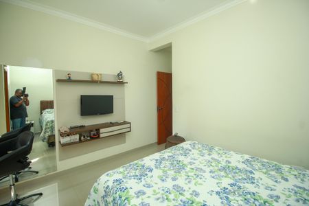 Casa à venda com 170m², 4 quartos e 2 vagas Casa à venda com 170m², 4 quartos e 2 vagasSuíte