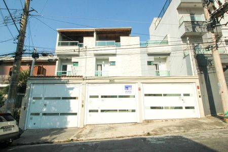 Casa à venda com 170m², 4 quartos e 2 vagas Casa à venda com 170m², 4 quartos e 2 vagasFachada
