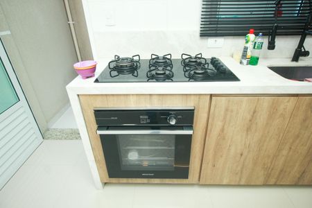 Casa à venda com 170m², 4 quartos e 2 vagas Casa à venda com 170m², 4 quartos e 2 vagasCozinha