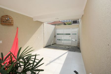 Casa à venda com 170m², 4 quartos e 2 vagas Casa à venda com 170m², 4 quartos e 2 vagasGaragem