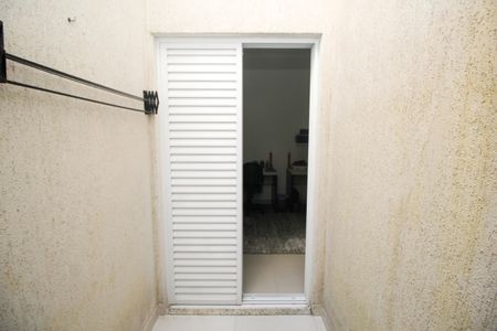 Casa à venda com 170m², 4 quartos e 2 vagas Casa à venda com 170m², 4 quartos e 2 vagasÁrea