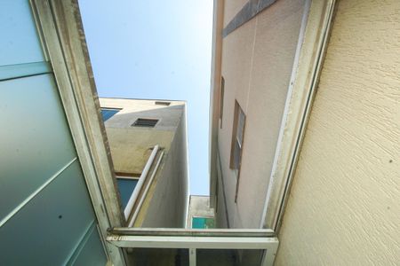 Casa à venda com 170m², 4 quartos e 2 vagas Casa à venda com 170m², 4 quartos e 2 vagasCobertura abre e fecha