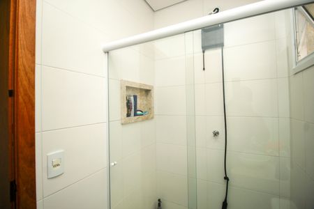 Casa à venda com 170m², 4 quartos e 2 vagas Casa à venda com 170m², 4 quartos e 2 vagasBanheiro 1