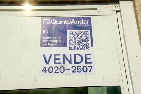 Casa à venda com 170m², 4 quartos e 2 vagas Casa à venda com 170m², 4 quartos e 2 vagasPlaca instalada em 24/04/2026 com o código UKLP-108