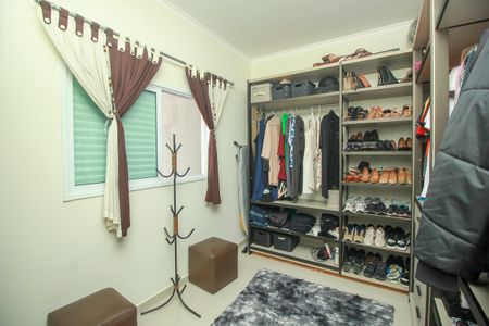 Casa à venda com 170m², 4 quartos e 2 vagas Casa à venda com 170m², 4 quartos e 2 vagasCloset