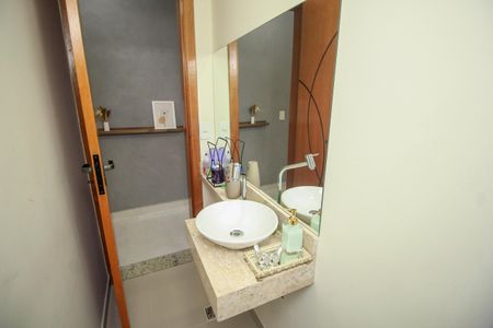 Casa à venda com 170m², 4 quartos e 2 vagas Casa à venda com 170m², 4 quartos e 2 vagasLavabo