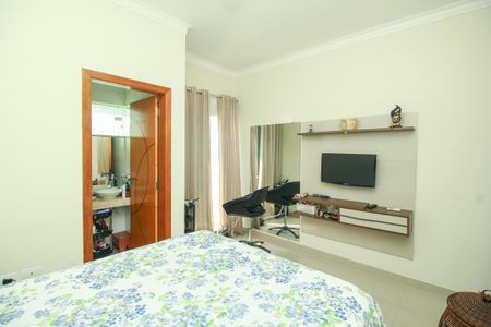 Casa à venda com 170m², 4 quartos e 2 vagas Casa à venda com 170m², 4 quartos e 2 vagasSuíte