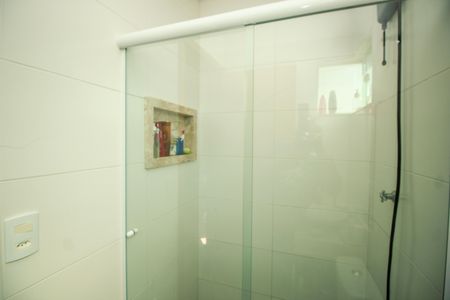 Casa à venda com 170m², 4 quartos e 2 vagas Casa à venda com 170m², 4 quartos e 2 vagasBanheiro da Suíte
