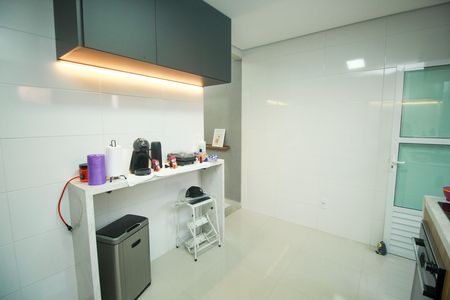 Casa à venda com 170m², 4 quartos e 2 vagas Casa à venda com 170m², 4 quartos e 2 vagasCozinha