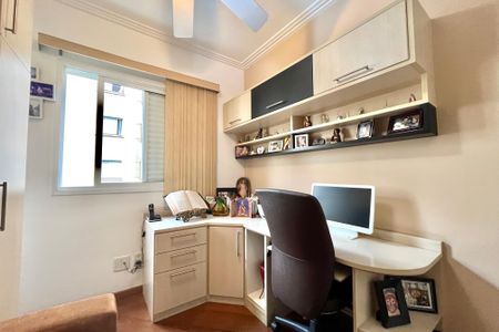 Apartamento à venda com 112m², 4 quartos e 3 vagasQuarto 3