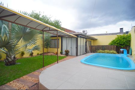 Casa à venda com 250m², 3 quartos e 2 vagasPiscina