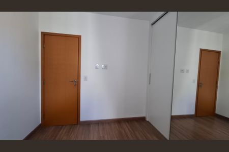 Apartamento à venda com 63m², 2 quartos e 2 vagasQuarto 2