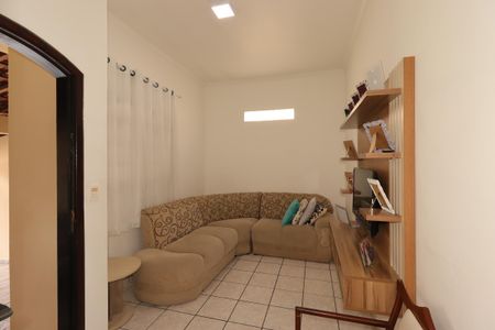 Casa à venda com 151m², 2 quartos e 2 vagasSala