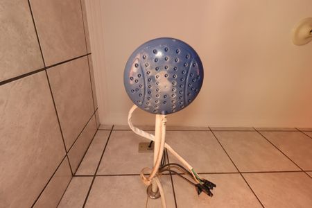 Casa à venda com 151m², 2 quartos e 2 vagasBanheiro da casa 2 - Chuveiro