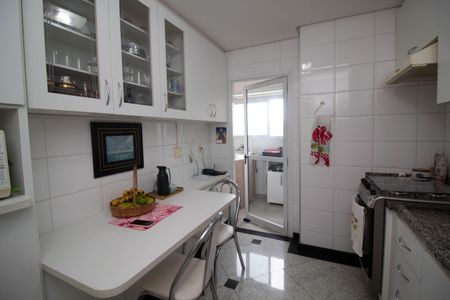 Apartamento à venda com 84m², 3 quartos e 2 vagas Apartamento à venda com 84m², 3 quartos e 2 vagasCozinha - Armários