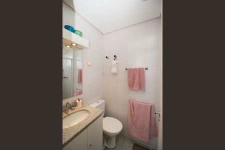 Apartamento à venda com 84m², 3 quartos e 2 vagas Apartamento à venda com 84m², 3 quartos e 2 vagasBanheiro da Suíte