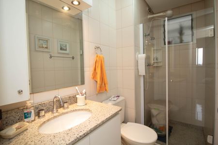 Apartamento à venda com 84m², 3 quartos e 2 vagas Apartamento à venda com 84m², 3 quartos e 2 vagasBanheiro Social