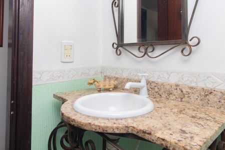 Lavabo de casa à venda com 4 quartos, 250m² em Nonoai, Porto Alegre