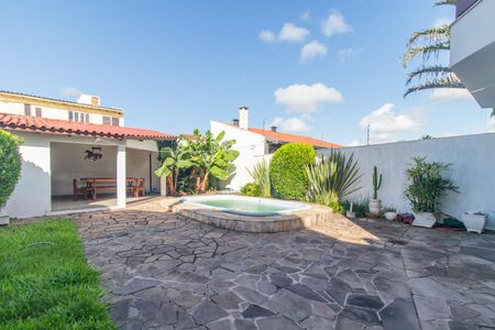 Casa à venda com 250m², 4 quartos e 2 vagasQuintal