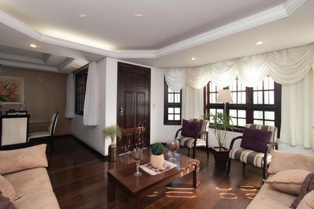 Sala de casa à venda com 4 quartos, 250m² em Nonoai, Porto Alegre