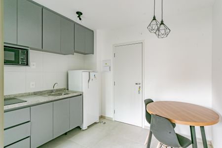 Cozinha de apartamento para alugar com 1 quarto, 29m² em Aclimação, São Paulo