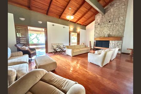 Casa de condomínio para alugar com 555m², 5 quartos e 5 vagasSala