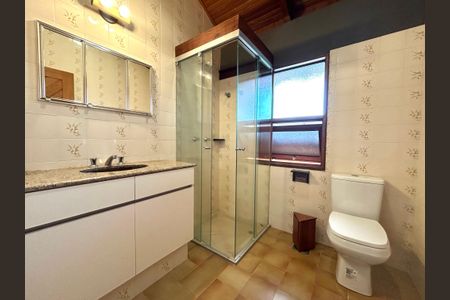 Casa de condomínio para alugar com 555m², 5 quartos e 5 vagasBanheiro Social 2