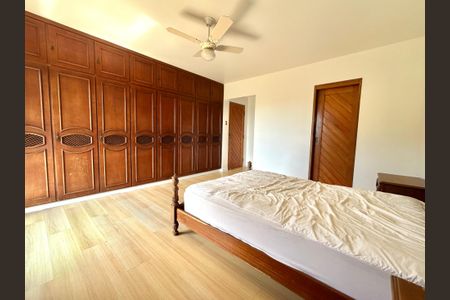 Casa de condomínio para alugar com 555m², 5 quartos e 5 vagasSuíte 