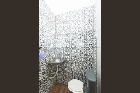 Banheiro de kitnet/studio para alugar com 1 quarto, 50m² em Cidade Líder, São Paulo