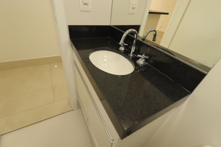 Apartamento para alugar com 62m², 2 quartos e 2 vagasBanheiro Social - Pia